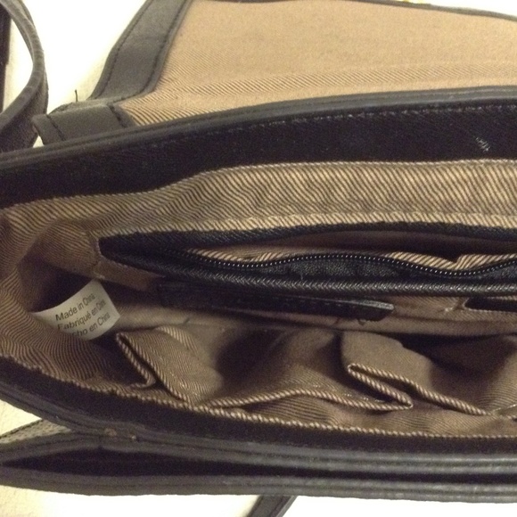 London Fog crossbody purse 9 1/2" X 7 1/2" - Picture 5 of 5